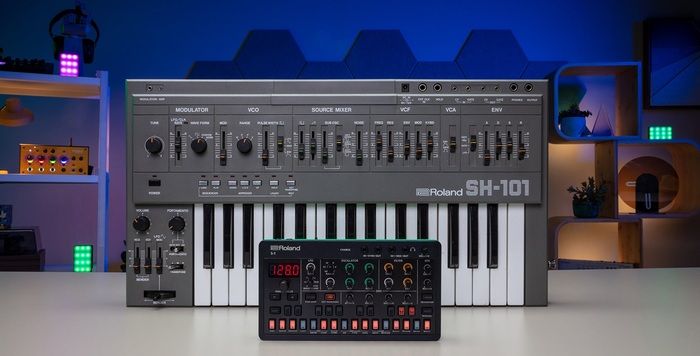 ROLAND S-1.jpg 1411.jpg