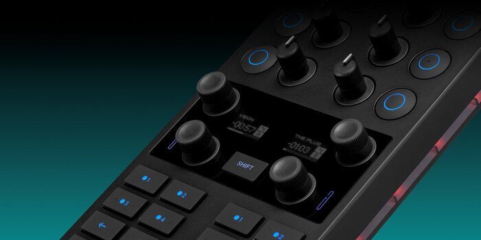NATIVE INSTRUMENTS TRAKTOR KONTROL X1 MK3.jpg 1432.jpg