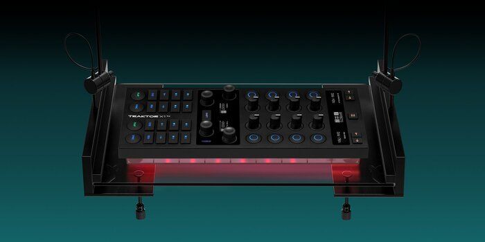 NATIVE INSTRUMENTS TRAKTOR KONTROL X1 MK3.jpg 1431.jpg