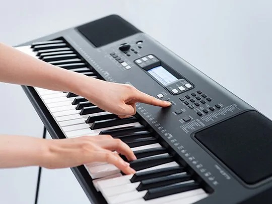 YAMAHA PSR-E373-2.jpg