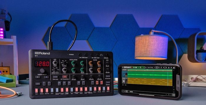 Синтезатор ROLAND S-1.jpg 1417.jpg