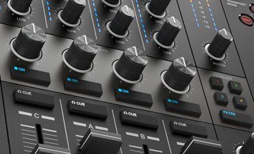 NATIVE INSTRUMENTS TRAKTOR KONTROL S4 MK3.jpg 1402.jpg
