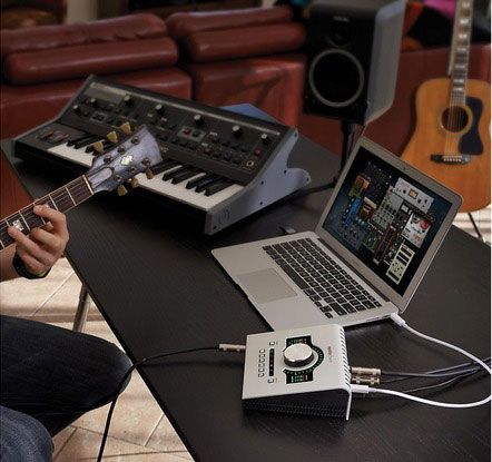 universal-audio-apollo-twin-high-resolution-interface-with-realtime-uad-processing-02-xl.jpg