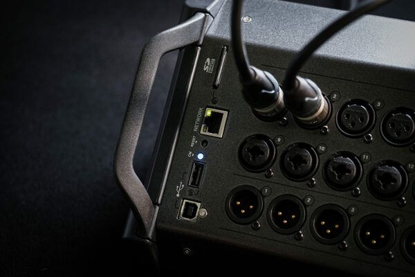 ALLEN & HEATH CQ20B.jpg 1498.jpg