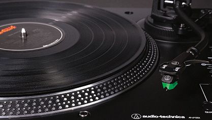 Проигрыватель винила AUDIO-TECHNICA AT-LP120XUSB-BK
