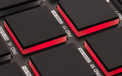 USB/MIDI КОНТРОЛЛЕР AKAI PRO MPD218