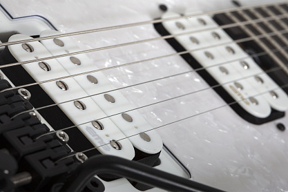 SCHECTER SUN VALLEY SUPER SHREDDER PT-FR MWHT