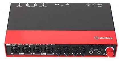 USB аудио интерфейс Steinberg UR44C Red